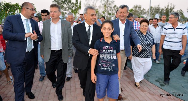 Hem “Sevgi” hem “Cumhuriyet”