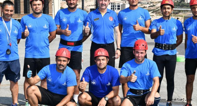 Hem yangınlarla hem rakipleriyle mücadele ediyorlar