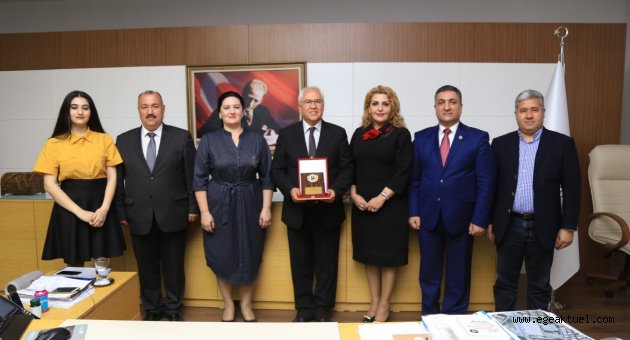 Hocalı Anıtı için Azeri heyetinden Selvitopu'na teşekkür ziyareti