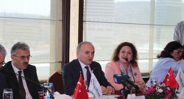 "İçinde kadın emeği yoksa hiçbir başarı hikayesi yazılamaz"