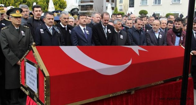 İdlib şehidi Uzman Onbaşı Ahmet Alpaslan, İzmir’de son yolculuğuna uğurlandı