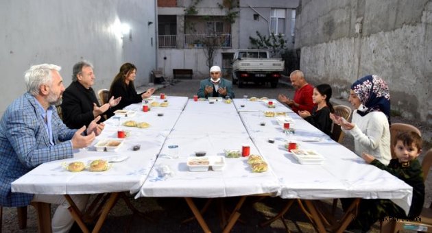 İduğ, Kızılay Başkanı ile birlikte iftar sofrasına konuk oldu