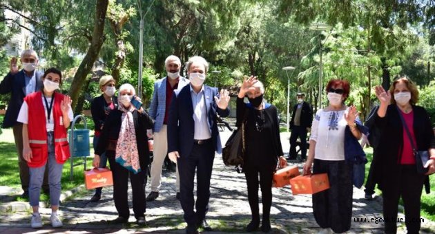 İduğ'dan 65 yaş üzeri annelere sürpriz