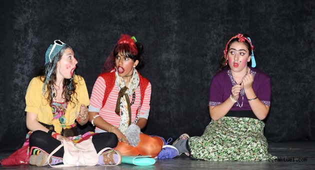 İlk sahne heyecanını yaşadılar