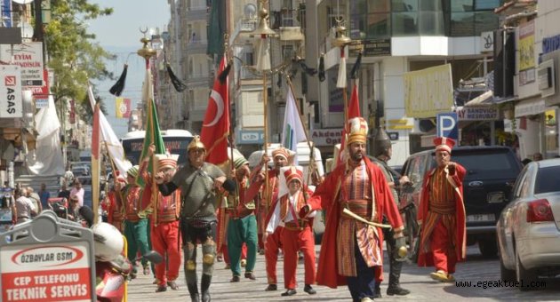 İmamoğlu’nun zaferi Torbalı’da mehteranla kutlandı