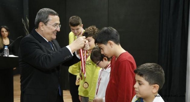 İnönü Satranç Turnuvası’nın ödülleri sahiplerini buldu