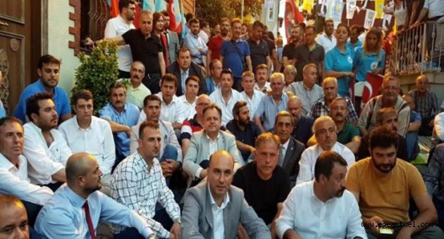 İYİ Parti İzmir Akşener'in evinin önüne nöbete gidiyor!