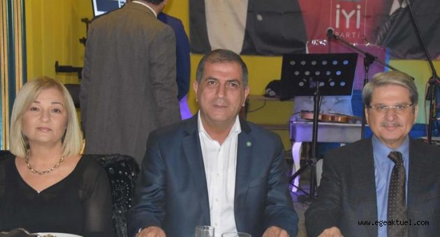 İYİ Parti İzmir, yemekte buluştu