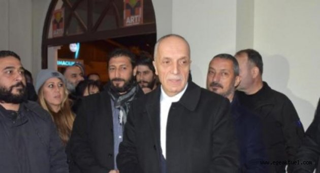 İZBAN'daki grevi ziyaret etti