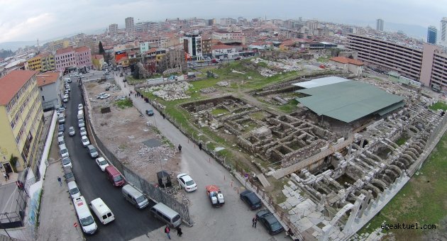 İzmir Agorası protokol mağduru