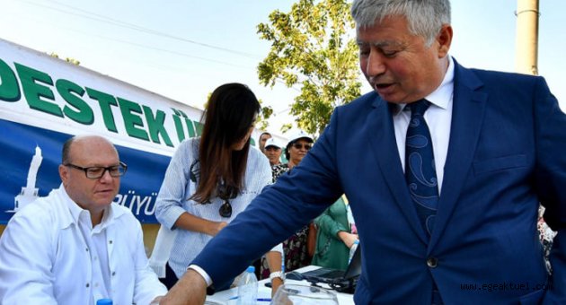 İzmir Büyükşehir Aliağalı üreticilere küçükbaş hayvan hibe etti