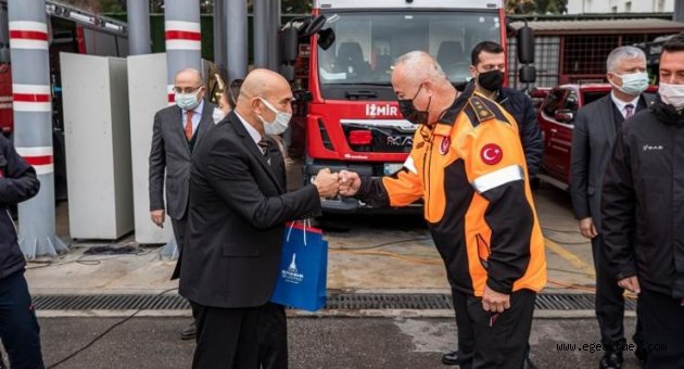 İzmir Büyükşehir Belediye Başkanı Soyer personelin yeni yılını kutladı
