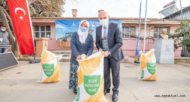 İzmir Büyükşehir Belediyesi bu kez Kirazlı üreticinin yüzünü güldürdü