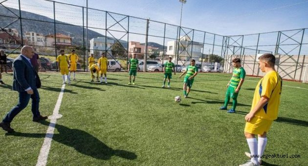 İzmir Büyükşehir Belediyesi’nden amatör spor kulüplerine ve antrenörlerine destek