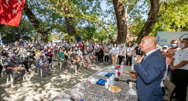 İzmir Büyükşehir Belediyesi’nden köylülere hijyen kiti ve gıda kolisi