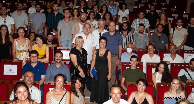 İzmir Büyükşehir Belediyesi Şehir Tiyatroları’nda  ilk buluşma