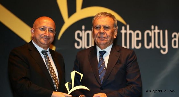 İzmir Büyükşehir'e "çifte ödül"