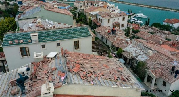 İzmir Çeşme'de hortumun geride bıraktığı hasar için çalışmalar sürüyor