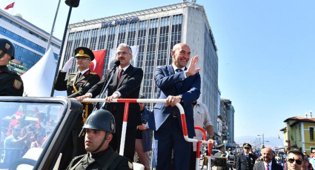 İzmir’de 30 Ağustos coşkuyla kutlandı