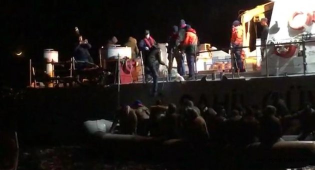 İzmir’de 30 kaçak göçmen yakalandı