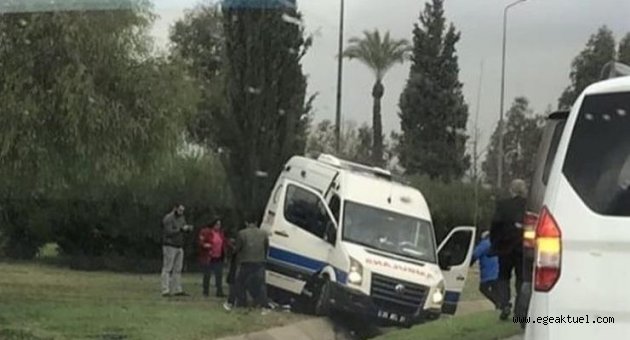 İzmir’de ambulans yoldan çıktı: 6 yaralı 