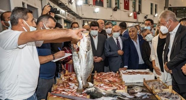 İzmir’de balık sezonu açıldı