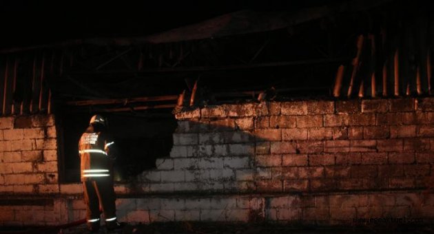 İzmir’de fabrikada çıkan yangın korkuttu