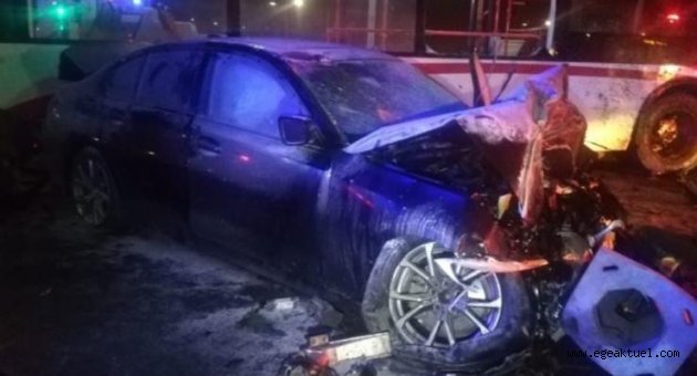 İzmir’de feci kaza: 2 yaralı