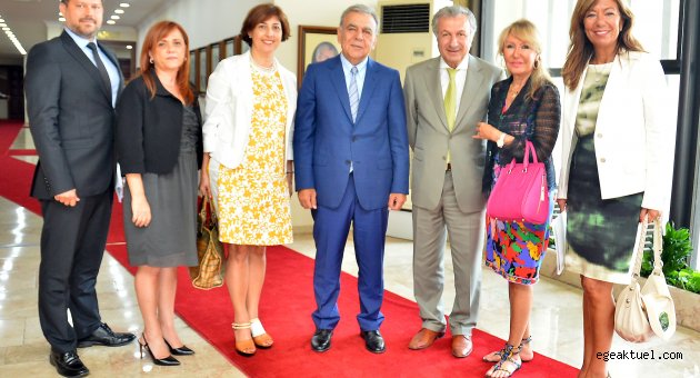 İzmir’de “mini” fuarcılık zirvesi
