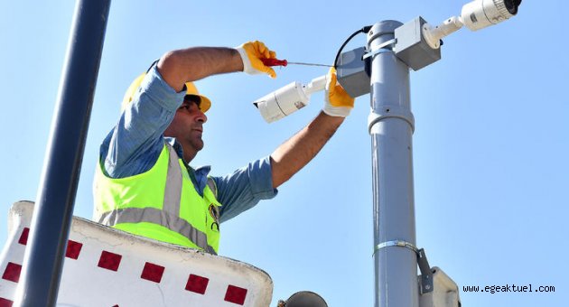 İzmir’de parklardaki hırsızlığa karşı kameralı önlem