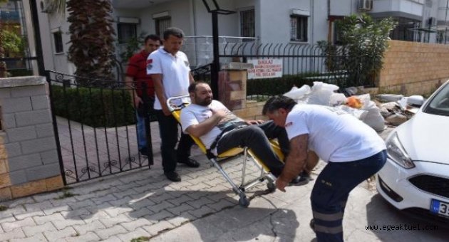 İzmir’de sedyeyle sandık hizmeti