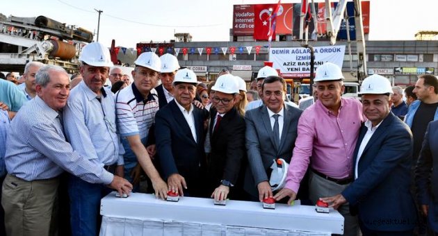 İzmir’de tarihi gün: Narlıdere Metrosu’nun temeli atıldı