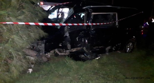 İzmir’de tır ile minibüs çarpıştı: 1 ölü