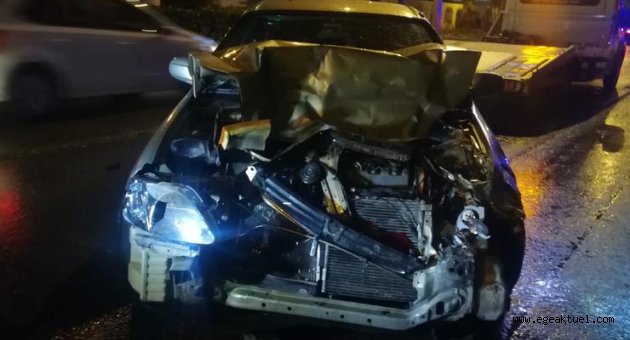 İzmir’de zincirleme trafik kazası... 6 aracın karıştığı kazada 9 kişi yaralandı