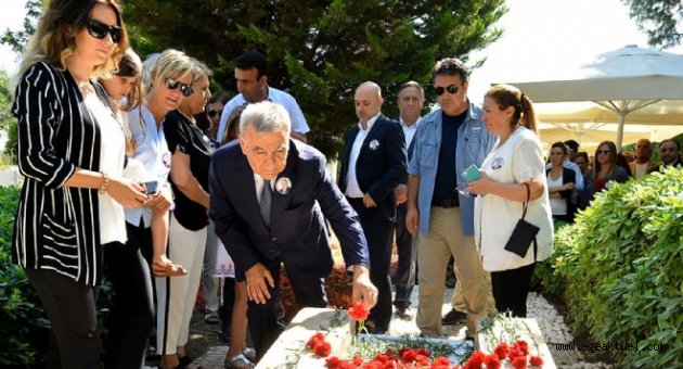 İzmir 'Efsane Başkan'ı andı: 13 yıldır özlemle