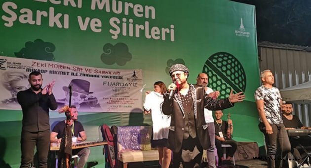 İzmir Fuarı'nda Mikrop Hikmet fırtınası