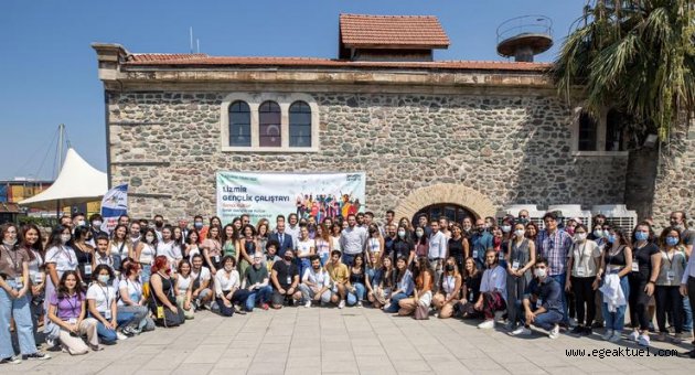 İzmir Gençlik Çalıştayı başladı