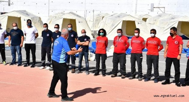 İzmir gönüllüleri doğal afetlere hazırlanıyor