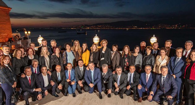 İzmir’in belediye başkanları seçim sonrası bir araya geldi