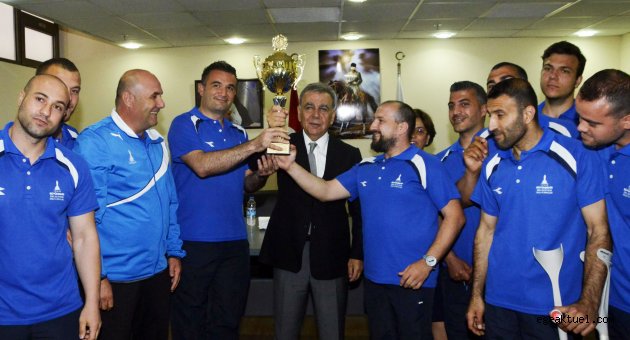 İzmir’in gururu oldular