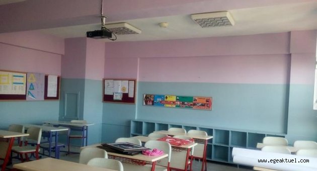 İzmir’in okullarına Büyükşehir’den destek