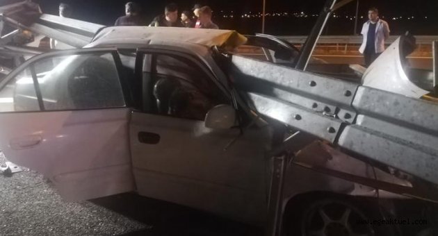İzmir-İstanbul Otoyolu’nda bariyere ok gibi saplandıı 
