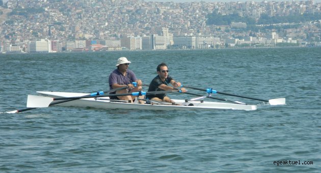 İzmir körfezi’nde kürek zamanı