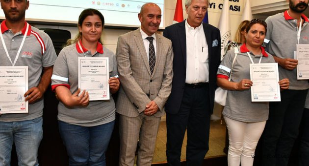 İzmir Metro’nun 69 personeli sertifikalarını aldı