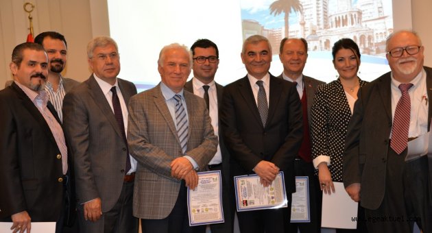 İzmir Turizminin Sorunları Tartışıldı