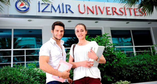 İzmir Üniversitesi’nde burs kesilmesi kaygısına son!