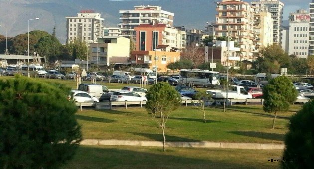 İzmir yolda kaldı