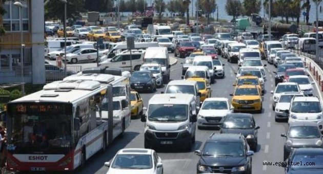 İzmir'de 1,3 milyon araç trafikte