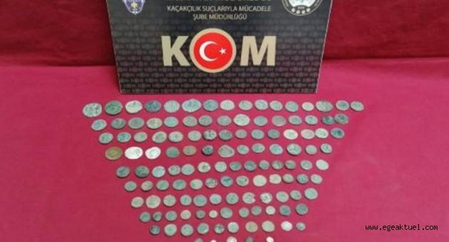 İzmir'de 131 parça tarihi eser ele geçirildi