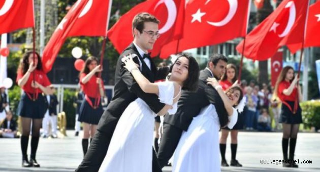 İzmir'de, 19 Mayıs'ın 100'üncü yılı coşkusu